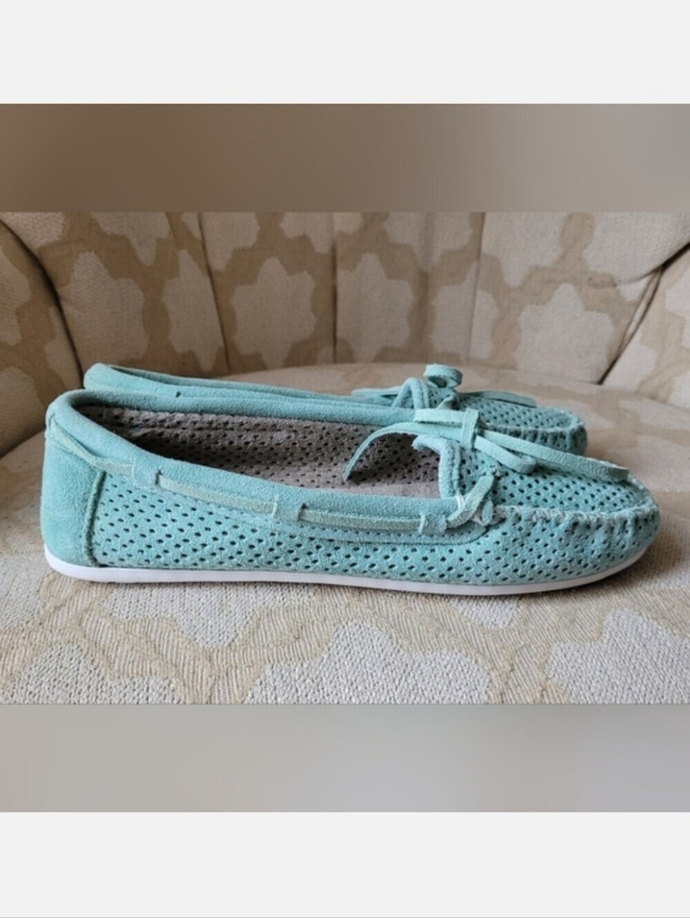 MINNETONKA MOCCASSINS GENUINE SUEDE SLIP ON LOAFERS SHOES MINT 9